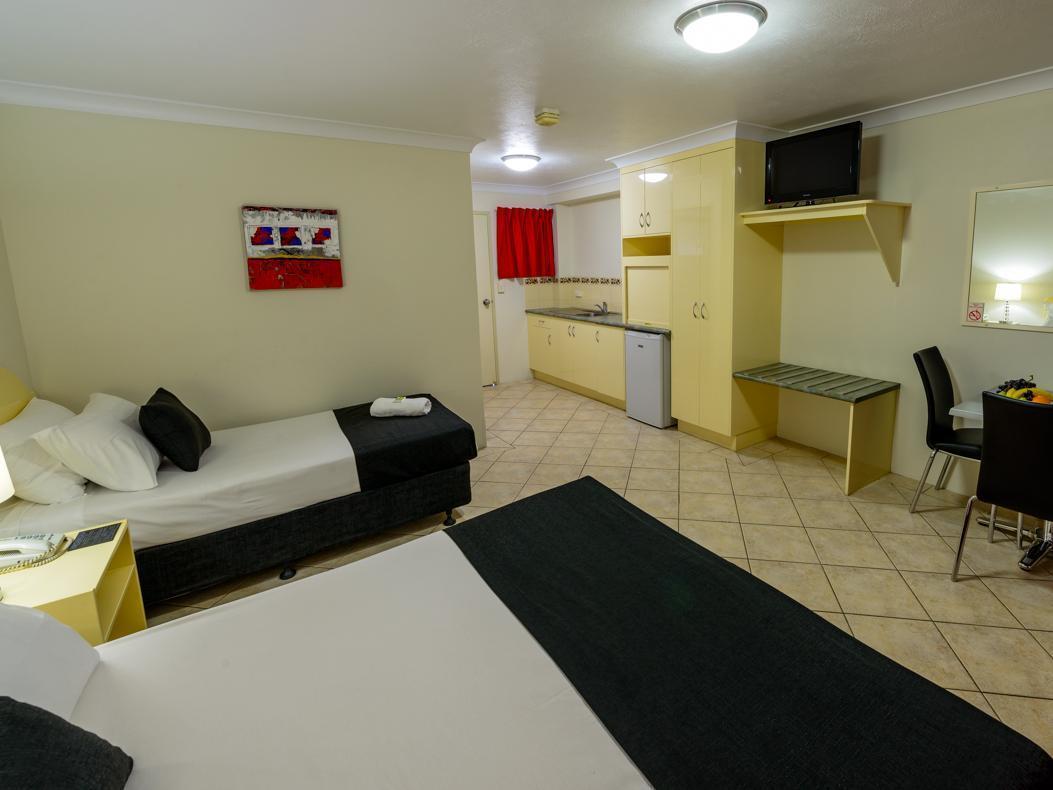 Rocky Gardens Motor Inn Rockhampton Exterior photo